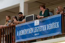 Kép szöveg
