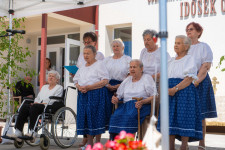 Kép szöveg