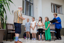 Kép szöveg