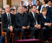 Kép szöveg