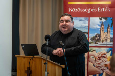 Kép szöveg