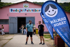 Kép szöveg