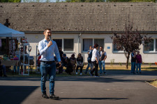Kép szöveg