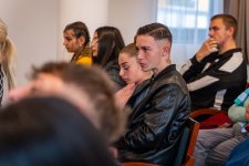 Kép szöveg