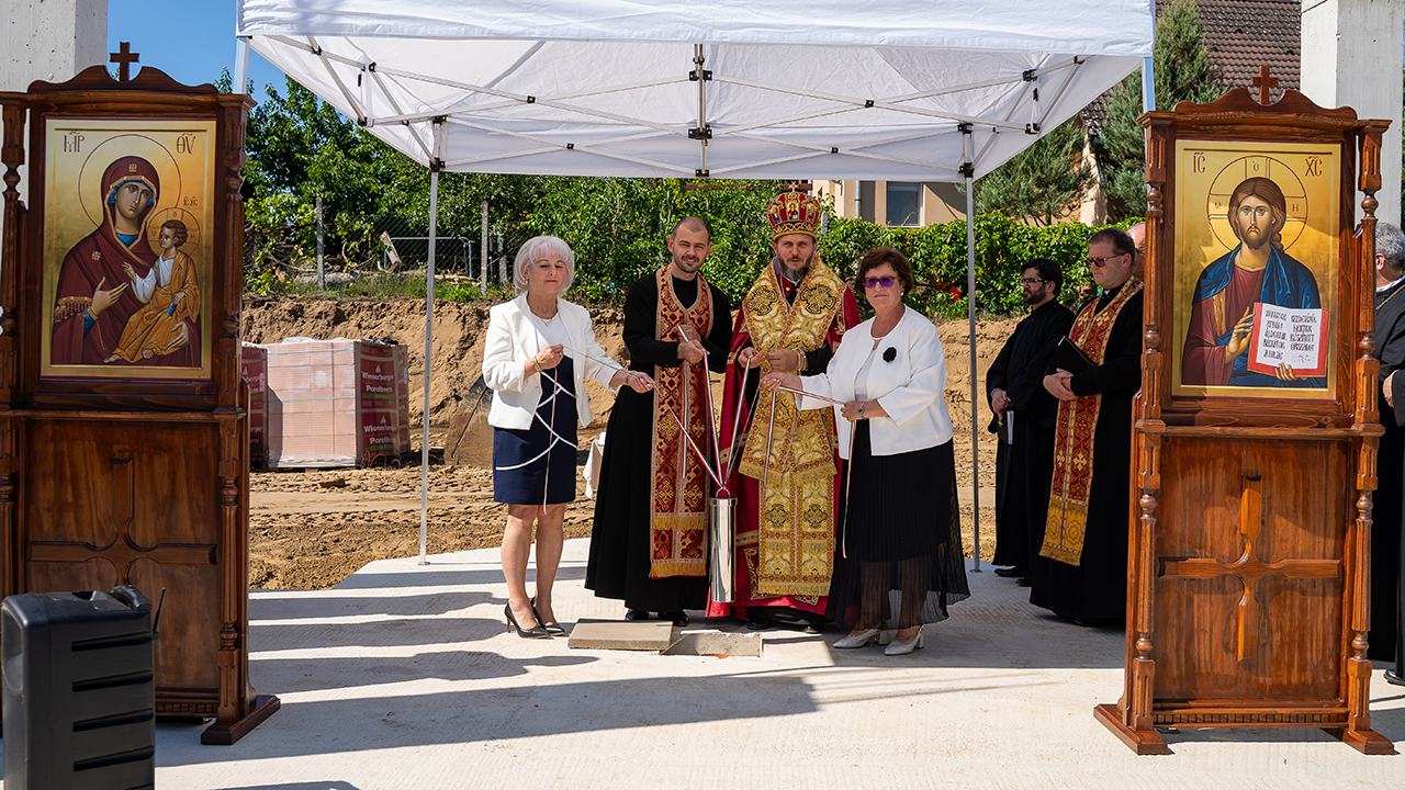 A place that gets closer to God – The foundation stone has been laid for a new Greek Catholic church in Nyíregyháza-Rozsrétszőlő |  Nyiregyhaza Diocese