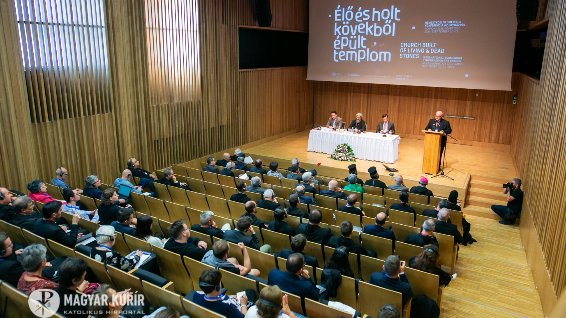 Élő és holt kövekből épült templom – Ökumenikus konferenciát rendezett a Pannonhalmi Főapátság