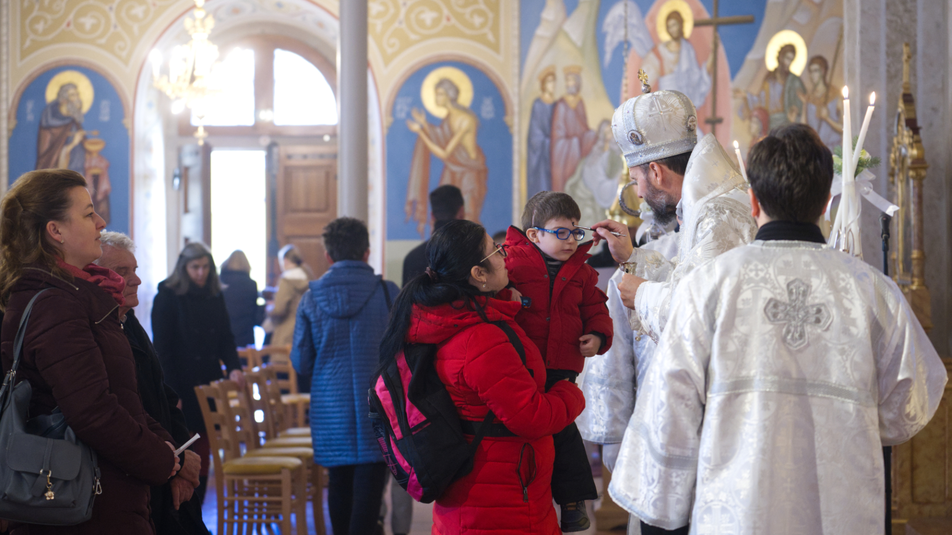 Isten emberré lett, hogy az ember elinduljon felé – Karácsony a Szent Miklós-székesegyházban