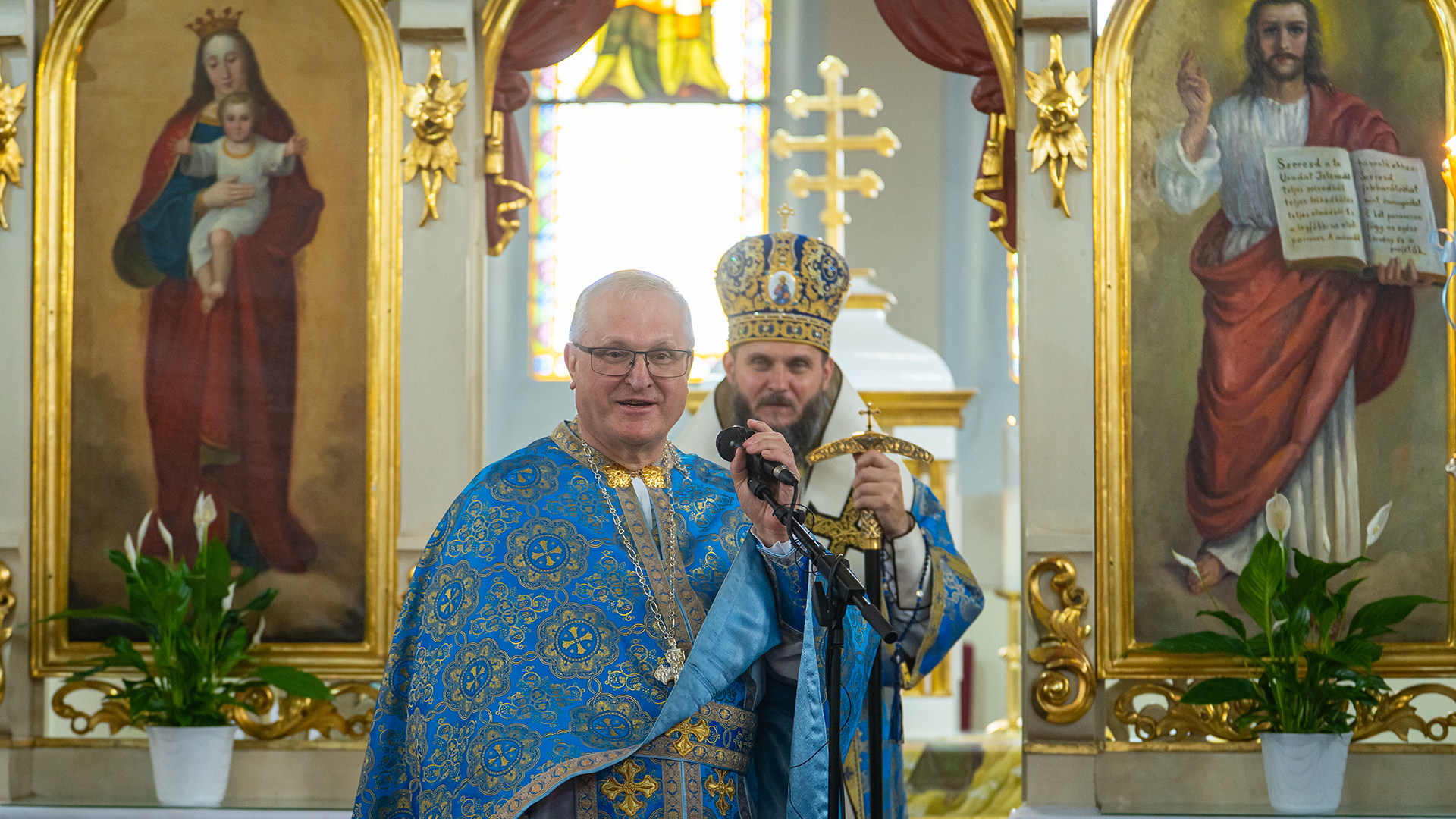 Hiszek, uram! – Kánoni látogatás volt Ajakon