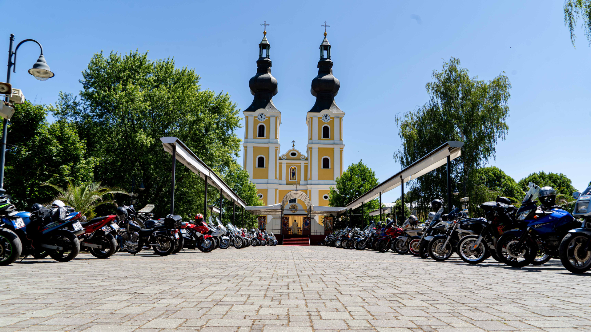Motorok alapgázon, ima teljes gőzzel – motoros búcsút tartottak Máriapócson