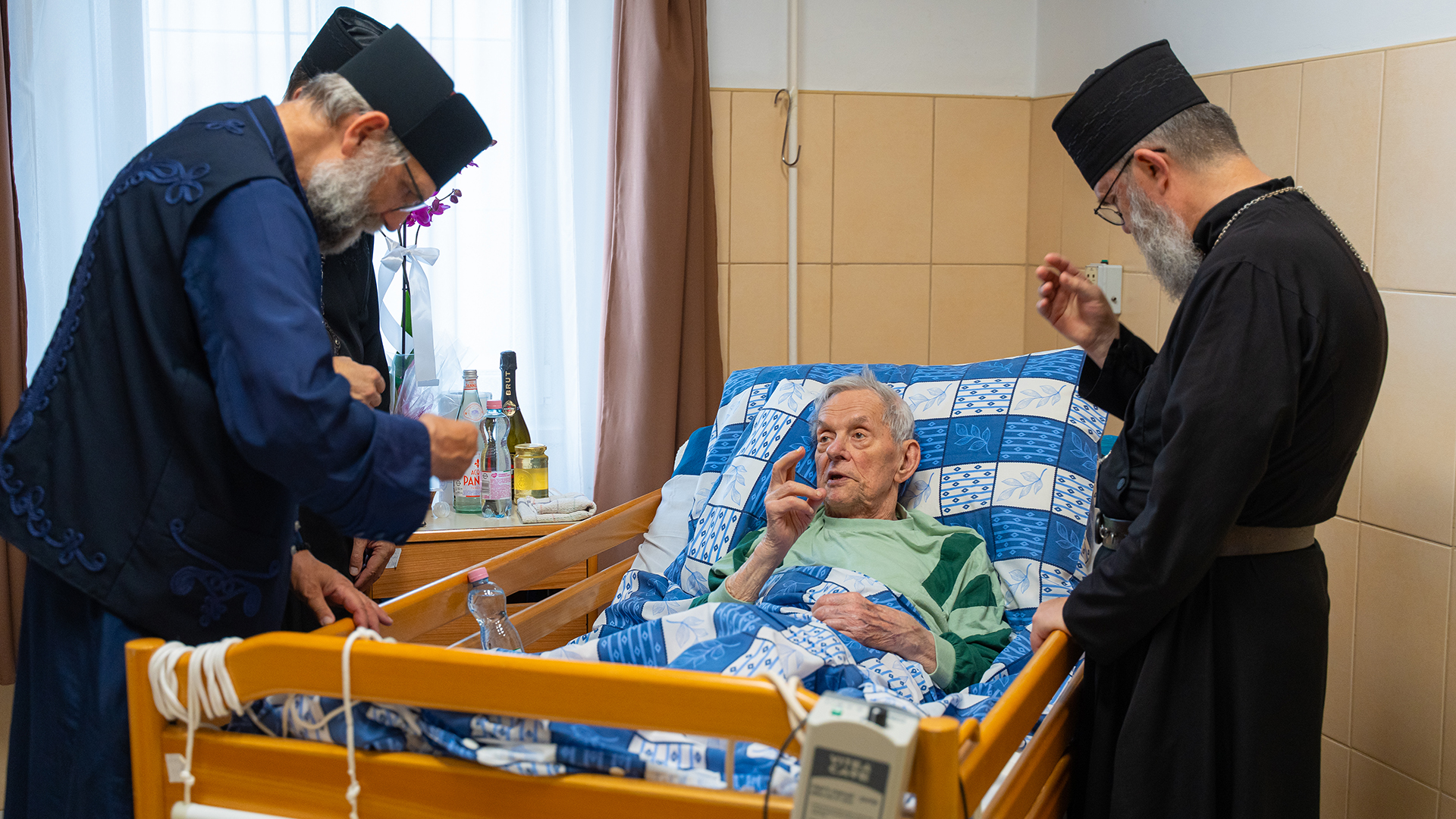 Bátorság és jámborság – Keresztes Szilárd püspök atya 93 éves 
