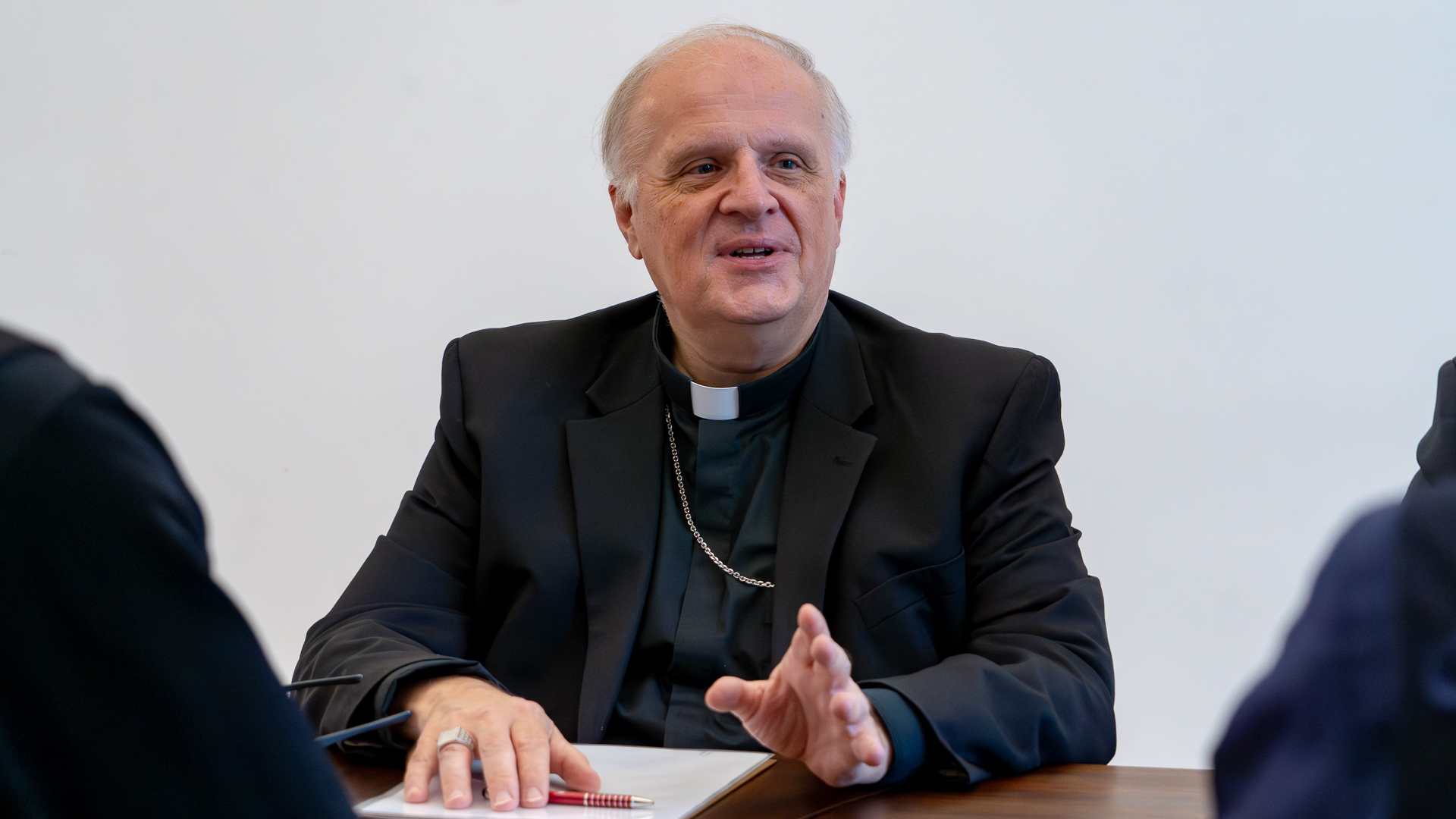 Michael W. Banach beszéde a Hierarchák Tanácsán