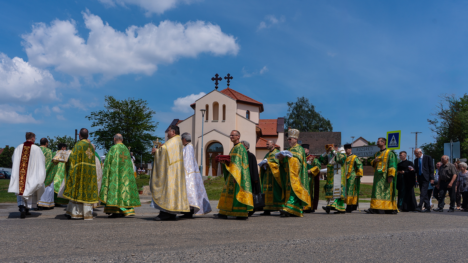 Ünnepélyes templomszentelés volt Nyíregyháza-Rozsrétszőlőn pünkösdhétfőn