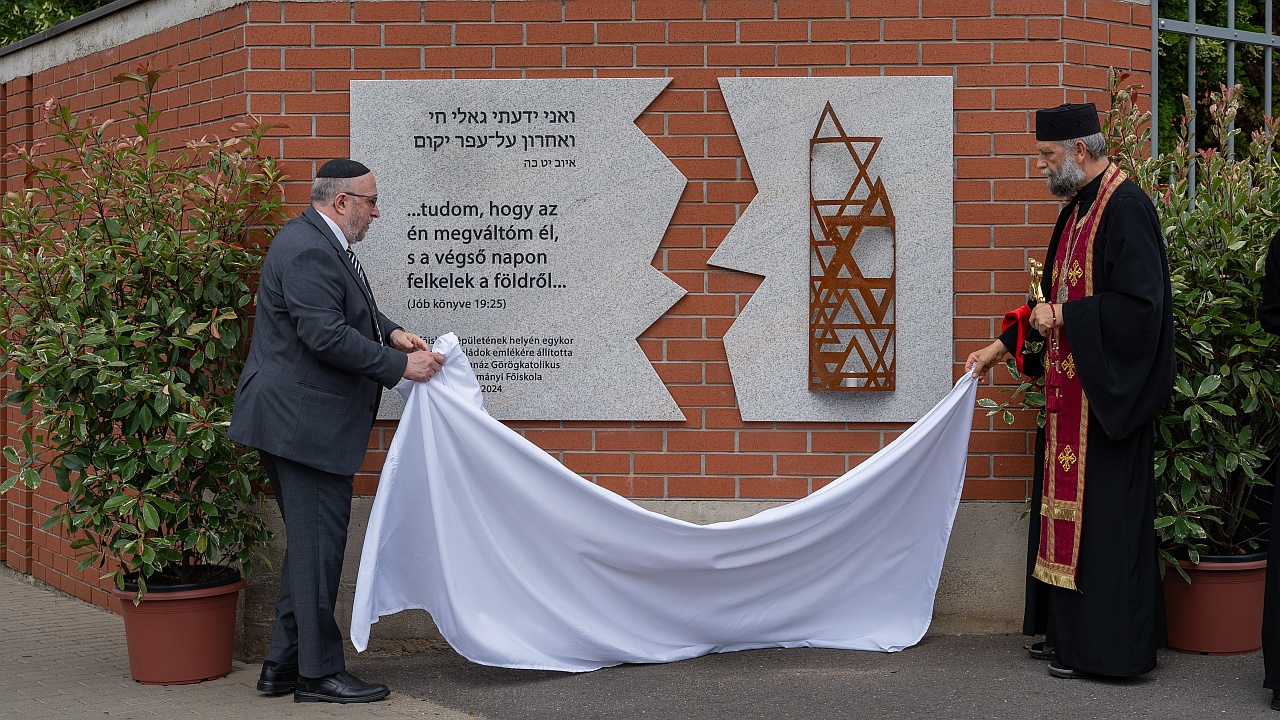 Gyógyulni csak az Isten segítségével lehet – zsidó emlékművet adtak át Nyíregyházán a holokauszt nyolcvanadik évfordulóján
