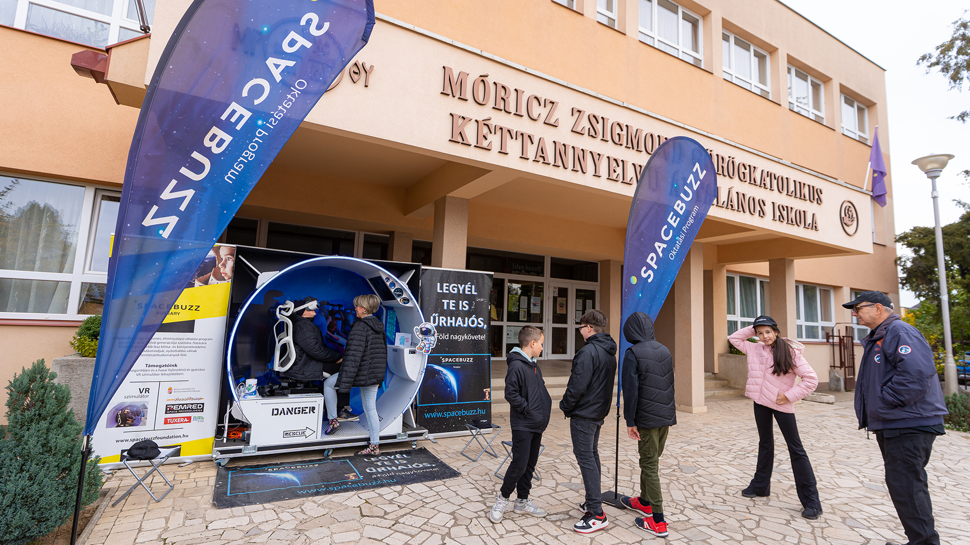 VR Űrutazás Mátészalkán: élmények a SpaceBuzz Programmal